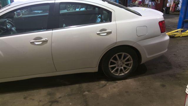 2011 Mitsubishi Galant WHITE Photo 3