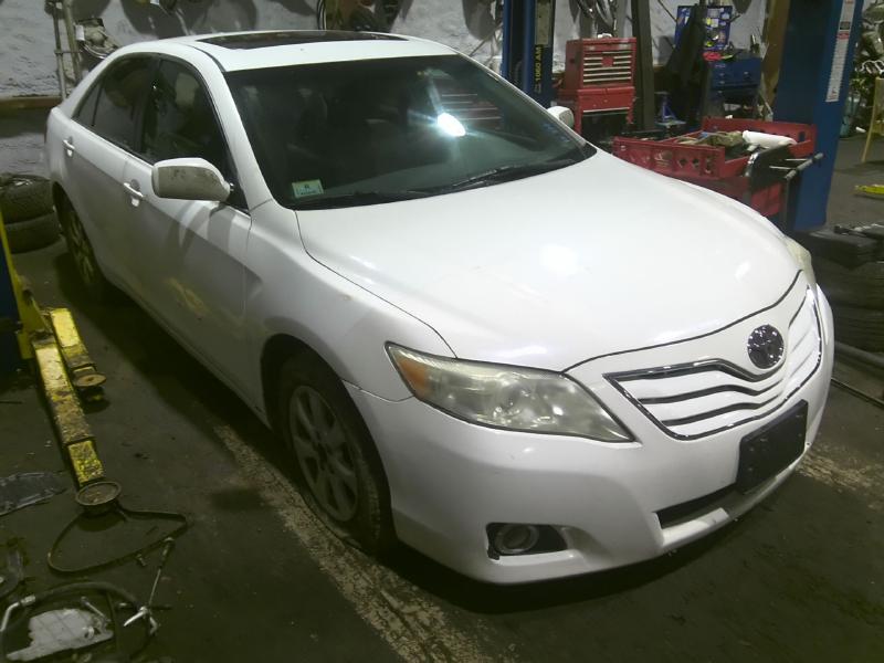 2011 Toyota Camry WHITE Photo 8