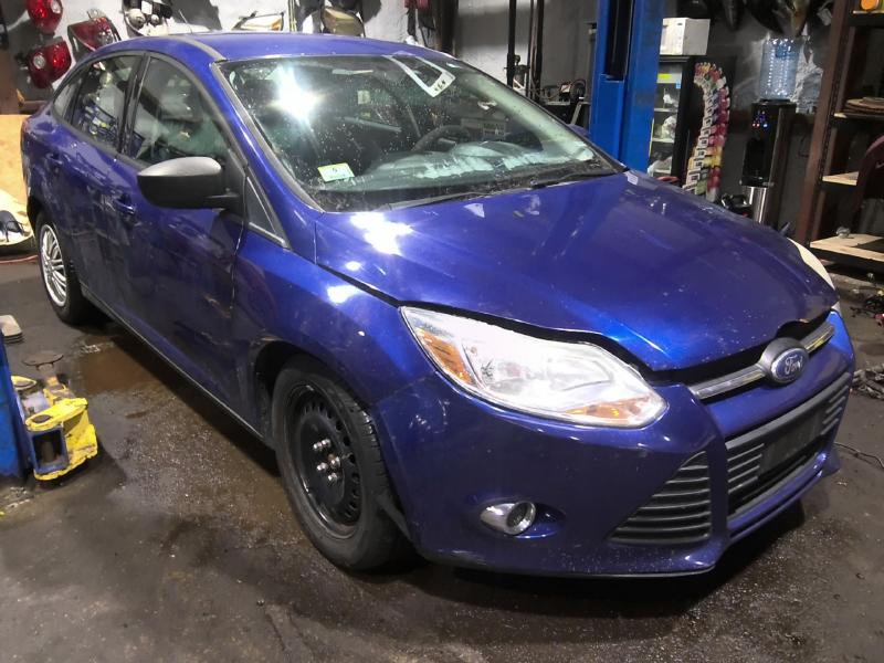 2012 Ford Focus BLUE Photo 3