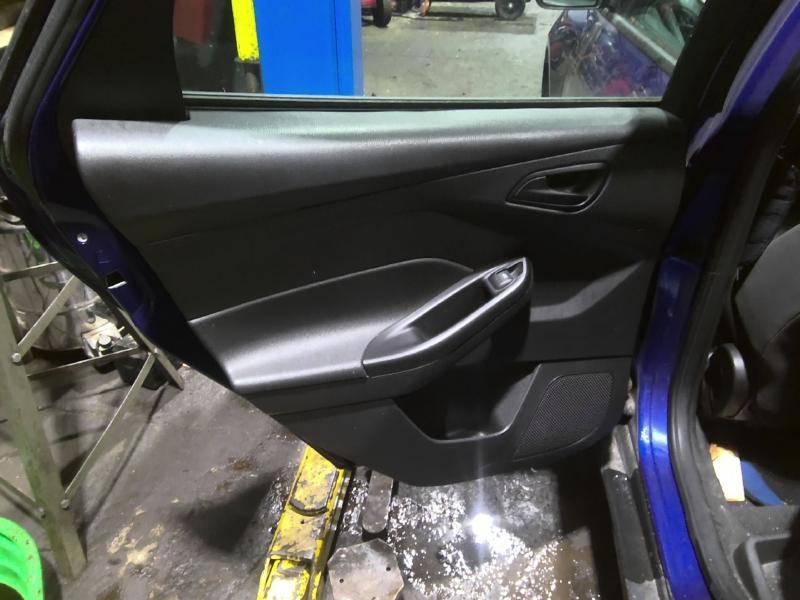 2012 Ford Focus BLUE Photo 14