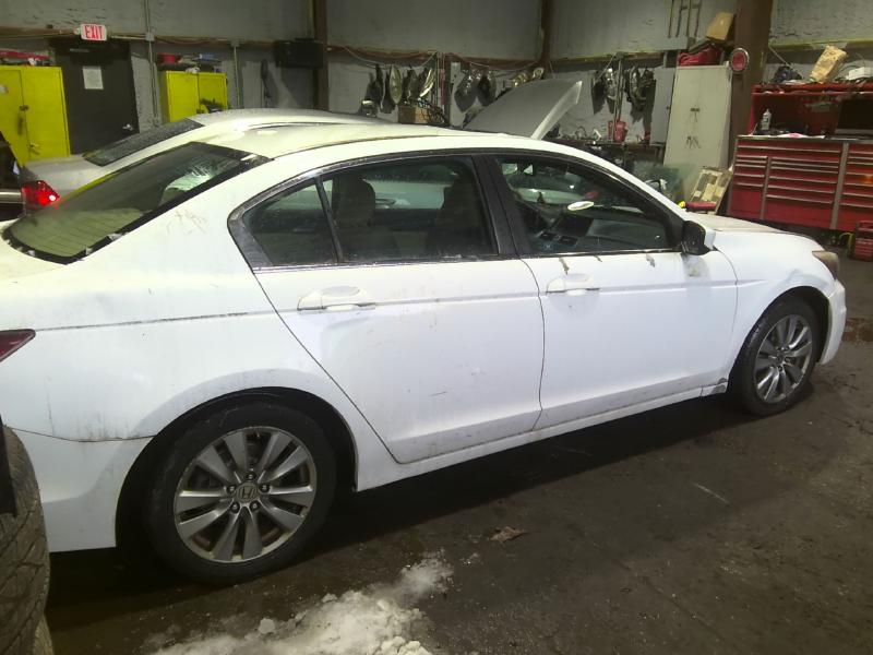 2012 Honda Accord WHITE Photo 13