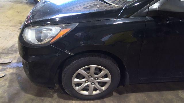 2012 Hyundai Accent  Photo 4