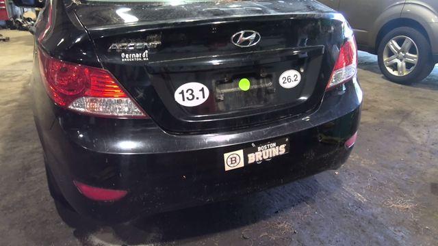 2012 Hyundai Accent  Photo 11