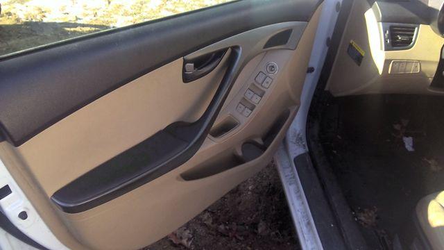 2012 Hyundai Elantra WHITE Photo 9