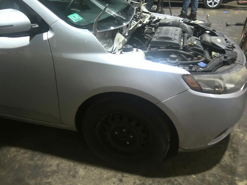 2012 Kia Forte SILVER Photo 2