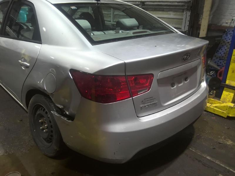 2012 Kia Forte SILVER Photo 12