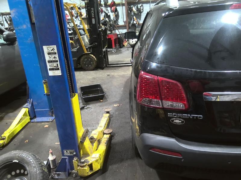 2012 Kia Sorento BLACK Photo 7