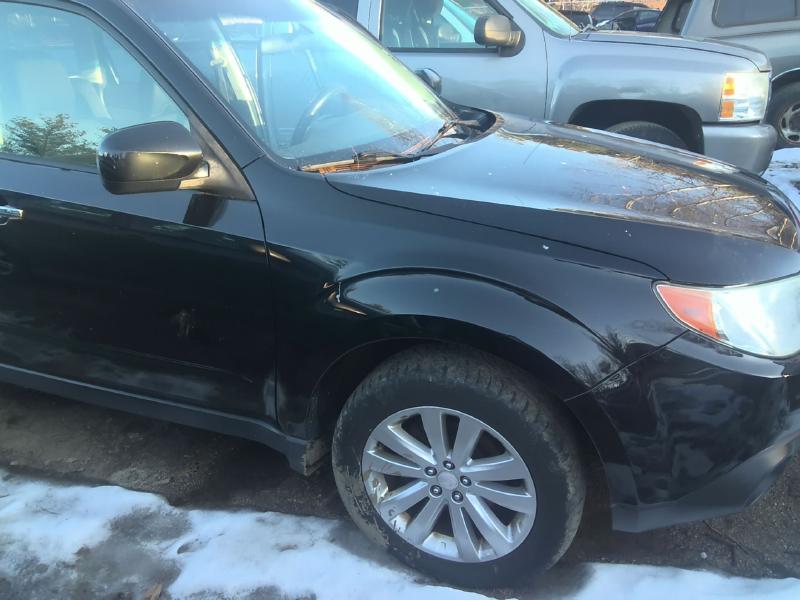 2012 Subaru Forester BLACK Photo 3