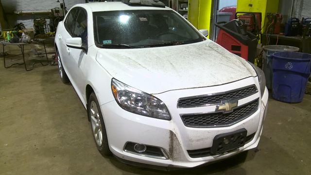 2013 Chevrolet Malibu WHITE Photo 5