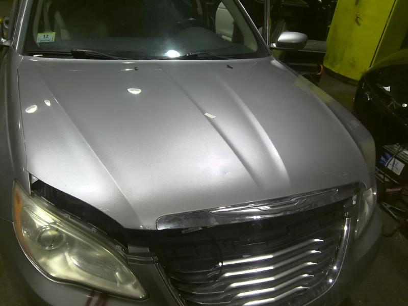 2013 Chrysler 200 SILVER Photo 2