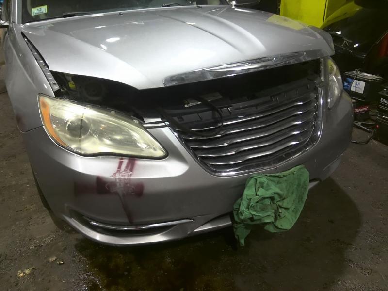 2013 Chrysler 200 SILVER Photo 3