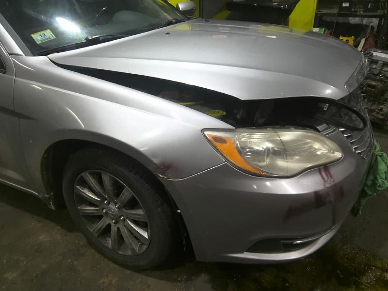 2013 Chrysler 200 SILVER Photo 4