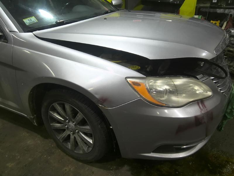 2013 Chrysler 200 SILVER Photo 5