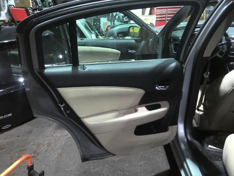 2013 Chrysler 200 SILVER Photo 13