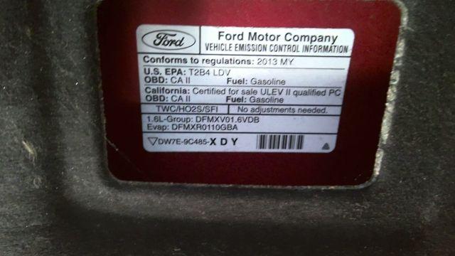 2013 Ford Fiesta RED Photo 2
