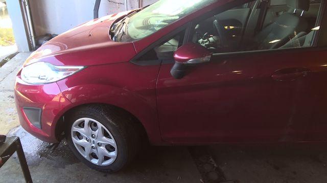 2013 Ford Fiesta RED Photo 9