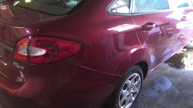 2013 Ford Fiesta RED Photo 15