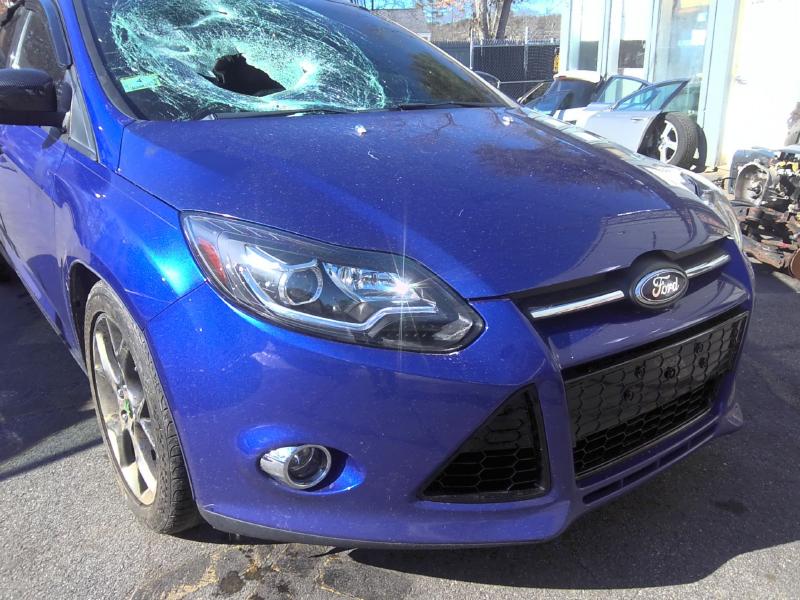 2013 Ford Focus BLUE Photo 11