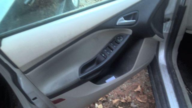 2013 Ford Focus SILVER Photo 5