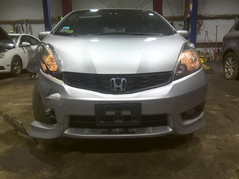 2013 Honda Fit SILVER Photo 2