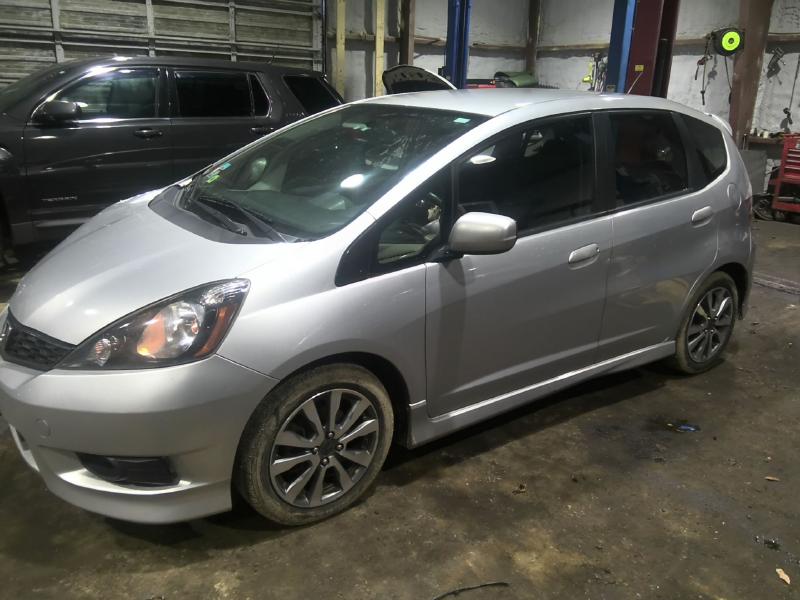 2013 Honda Fit SILVER Photo 4