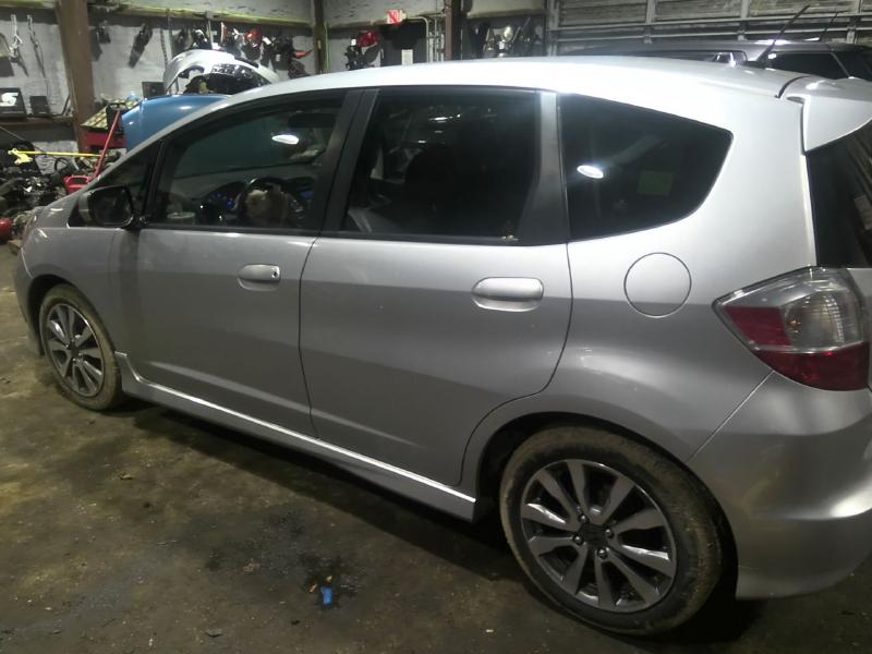 2013 Honda Fit SILVER Photo 7