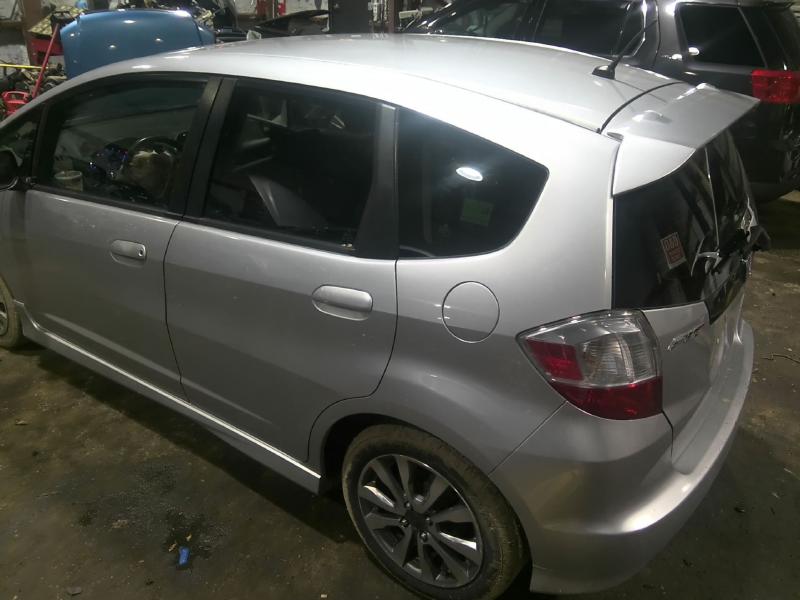 2013 Honda Fit SILVER Photo 8