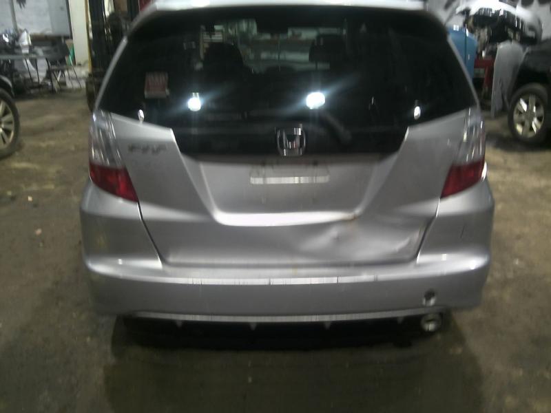 2013 Honda Fit SILVER Photo 9