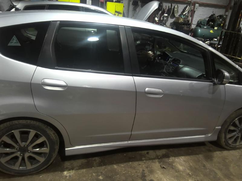 2013 Honda Fit SILVER Photo 15