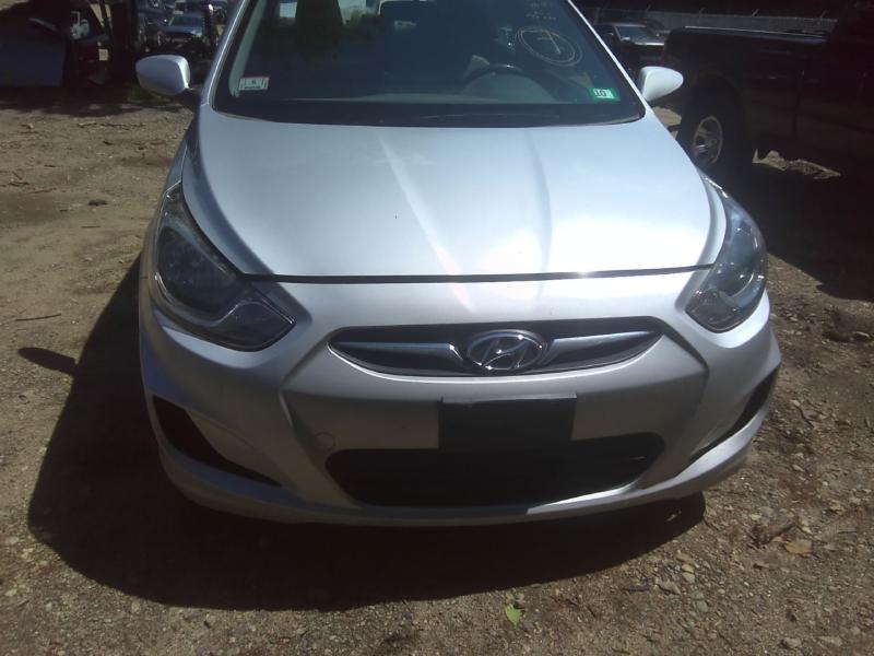 2013 Hyundai Accent SILVER Photo 4