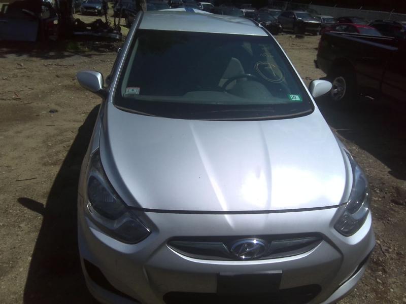 2013 Hyundai Accent SILVER Photo 6