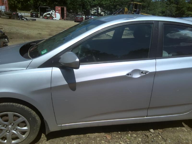2013 Hyundai Accent SILVER Photo 10