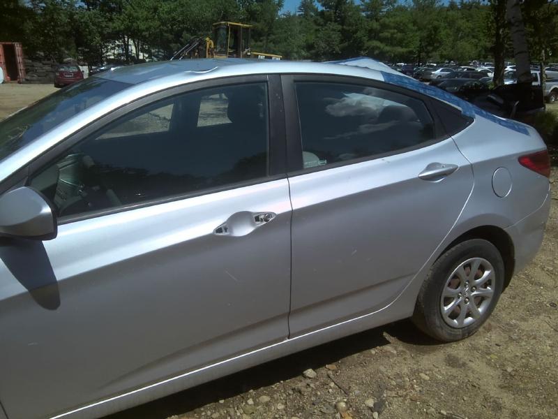 2013 Hyundai Accent SILVER Photo 11