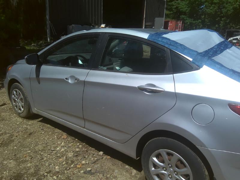 2013 Hyundai Accent SILVER Photo 12