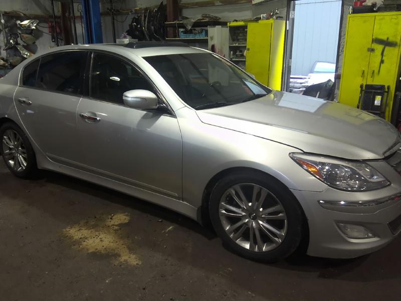 2013 Hyundai Genesis  Photo 14