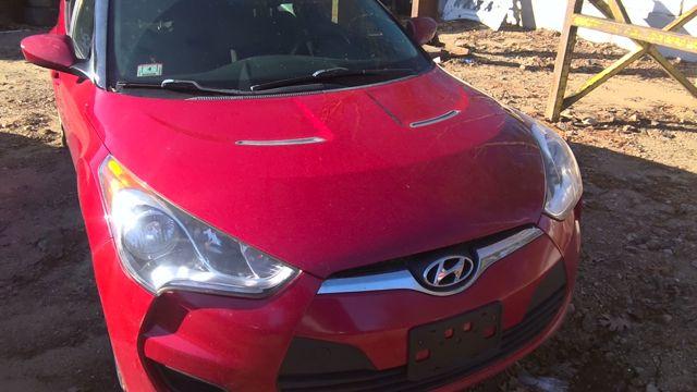 2013 Hyundai Veloster RED Photo 6