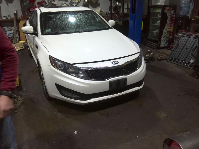 2013 Kia Optima WHITE Photo 7