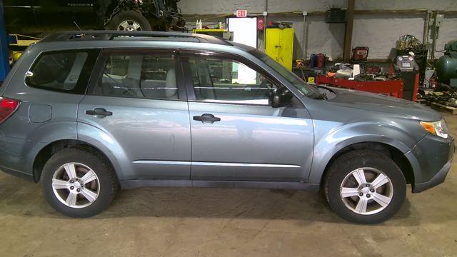 2013 Subaru Forester LIGHT BLUE Photo 3