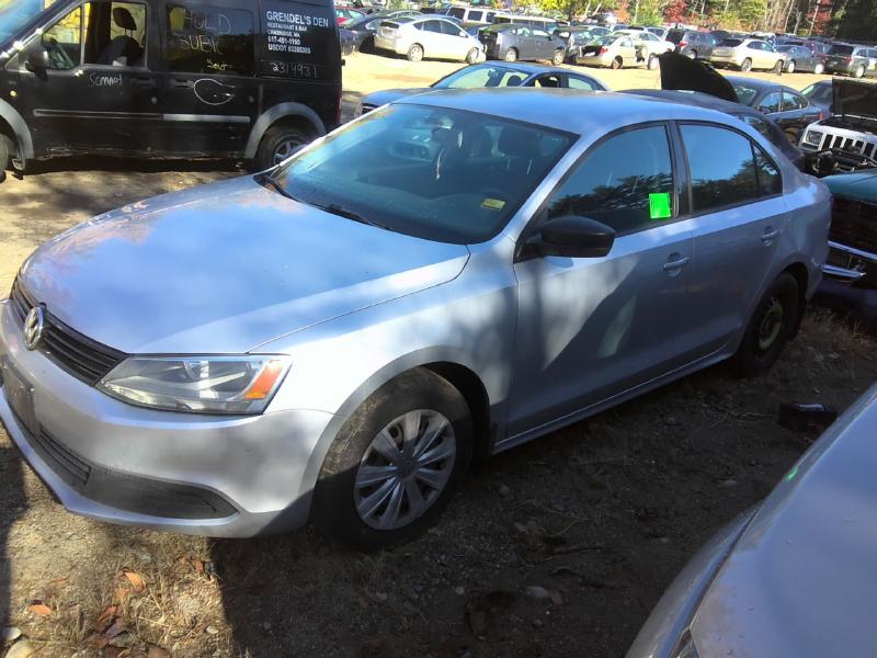 2013 Volkswagen Jetta SILVER Photo 2