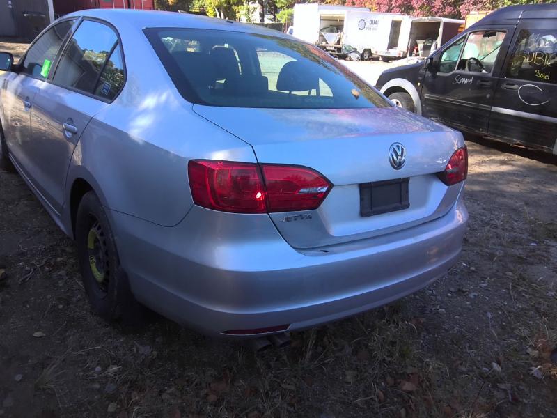 2013 Volkswagen Jetta SILVER Photo 4