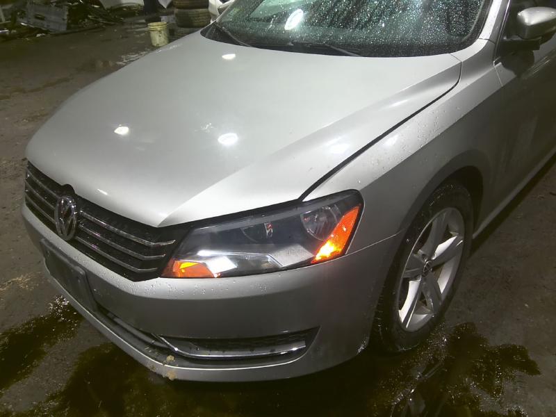 2013 Volkswagen Passat GRAY Photo 2