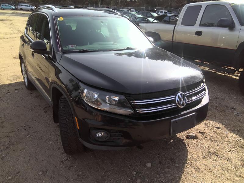 2013 Volkswagen Tiguan BLACK Photo 3