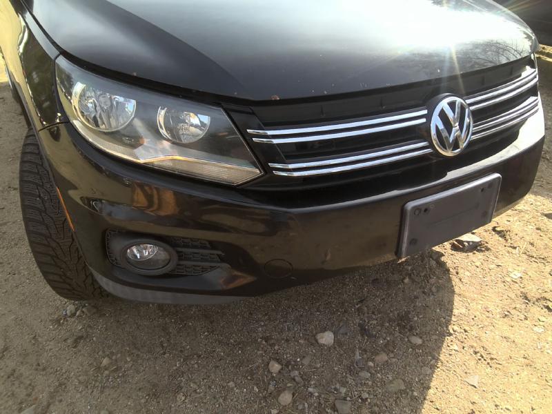 2013 Volkswagen Tiguan BLACK Photo 4