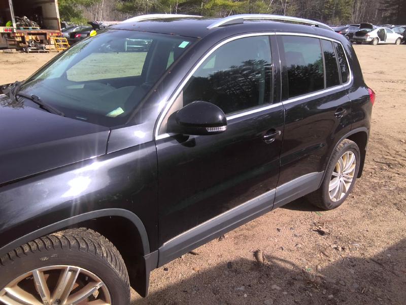 2013 Volkswagen Tiguan BLACK Photo 8