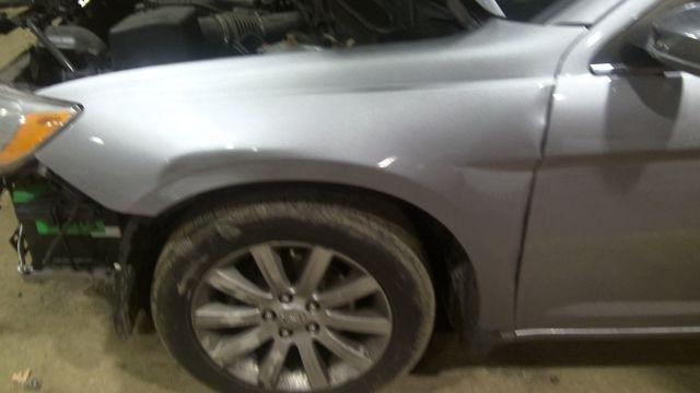 2014 Chrysler 200 SILVER Photo 13