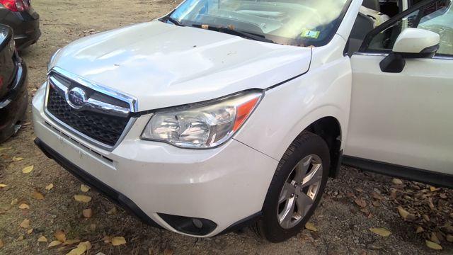 2014 Subaru Forester white Photo 9