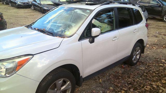 2014 Subaru Forester white Photo 11