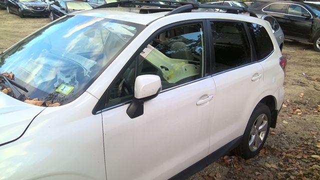 2014 Subaru Forester white Photo 13