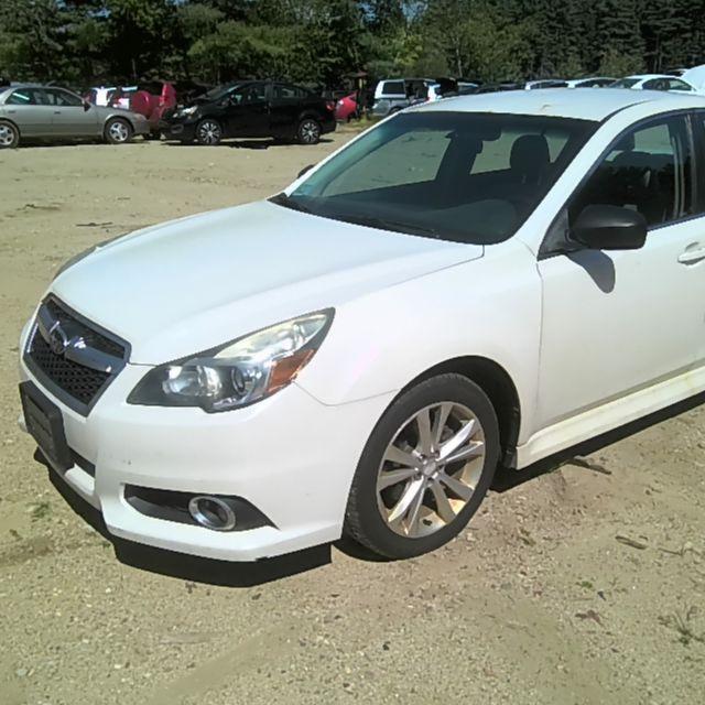 2014 Subaru Legacy WHITE Photo 2