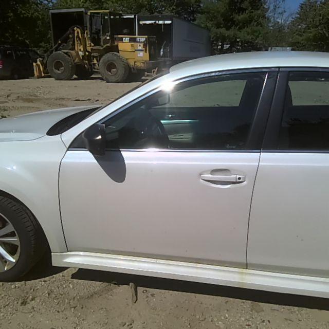 2014 Subaru Legacy WHITE Photo 6